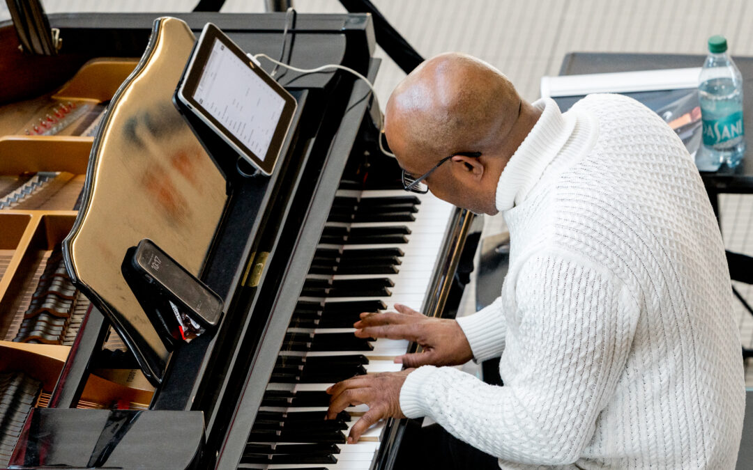 Kevin Howard – Piano
